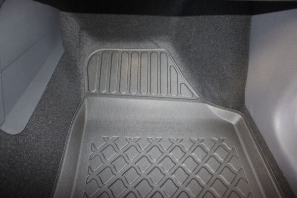 Guminiai kilimėliai Volkswagen Touran I (2003-2015) 5 vietų su borteliais - Image 5