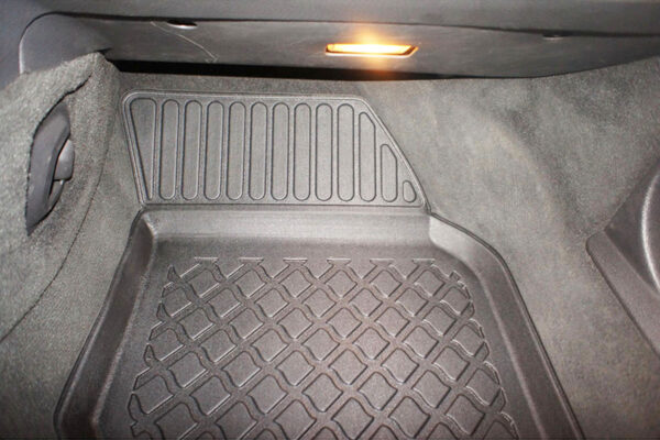 Guminiai kilimėliai Volvo XC90 I (2002-2014) 5 vietų su borteliais - Image 5