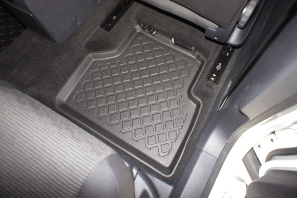 Guminiai kilimėliai Volkswagen Tiguan I (2007-2016) su borteliais - Image 9