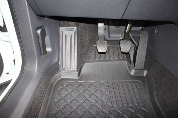 Guminiai kilimėliai Volkswagen Tiguan I (2007-2016) su borteliais - Image 7