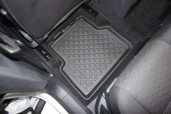 Guminiai kilimėliai Volkswagen Tiguan I (2007-2016) su borteliais - Image 4