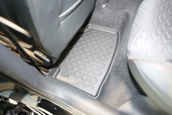 Guminiai kilimėliai Volkswagen Golf VIII 2020➝ Universalas su borteliais - Image 4