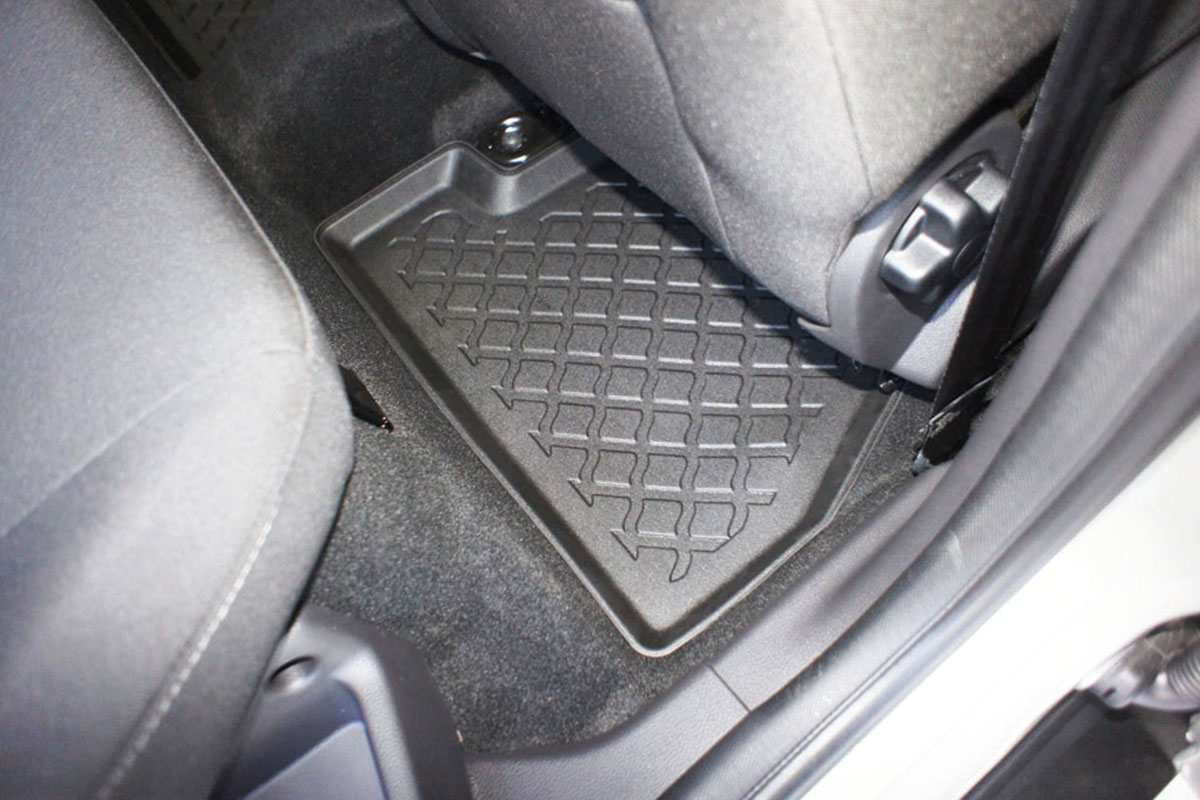 Guminiai kilimėliai Ford Focus MK3 (2010-2018) su borteliais - Image 9