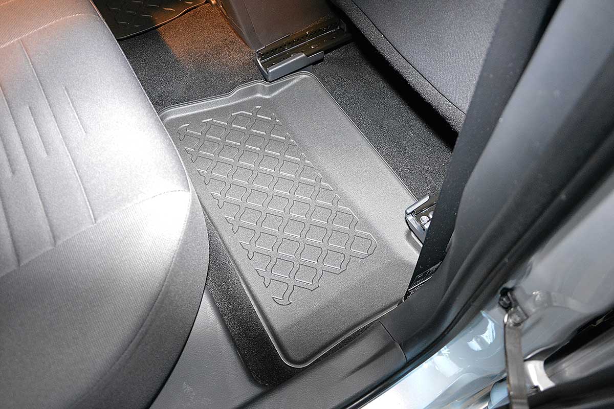 Guminiai kilimėliai Toyota Auris II (2013-2019) su borteliais - Image 3