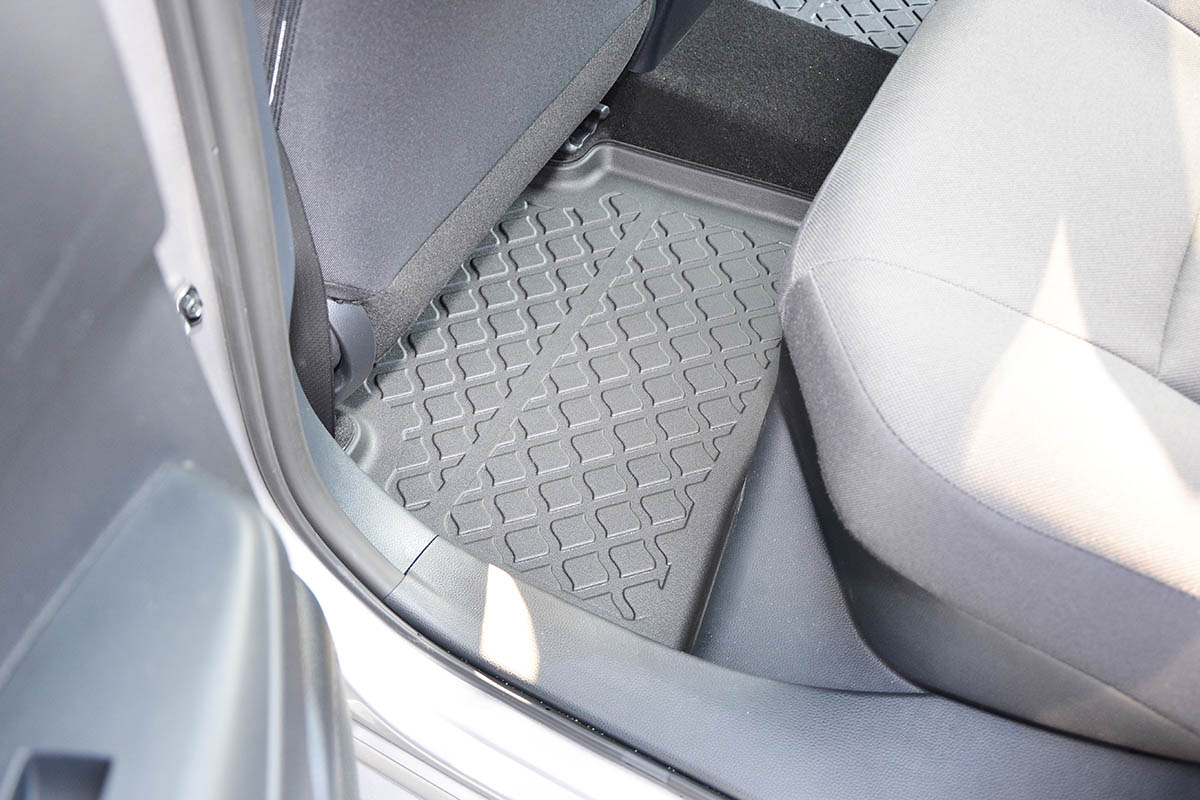 Guminiai kilimėliai Toyota Corolla E210 2019➝ Sedanas/Universalas su borteliais - Image 4