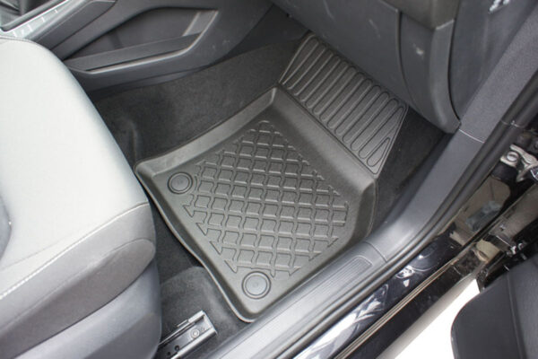 Guminiai kilimėliai Volkswagen Golf Sportsvan (2014-2020) su borteliais - Image 6