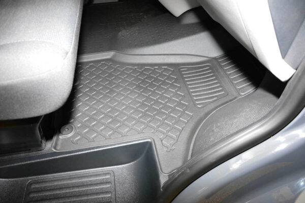 Guminiai kilimėliai Volkswagen Transporter Caravelle Multivan T6 (2015-2019) priekiniai su borteliais - Image 6