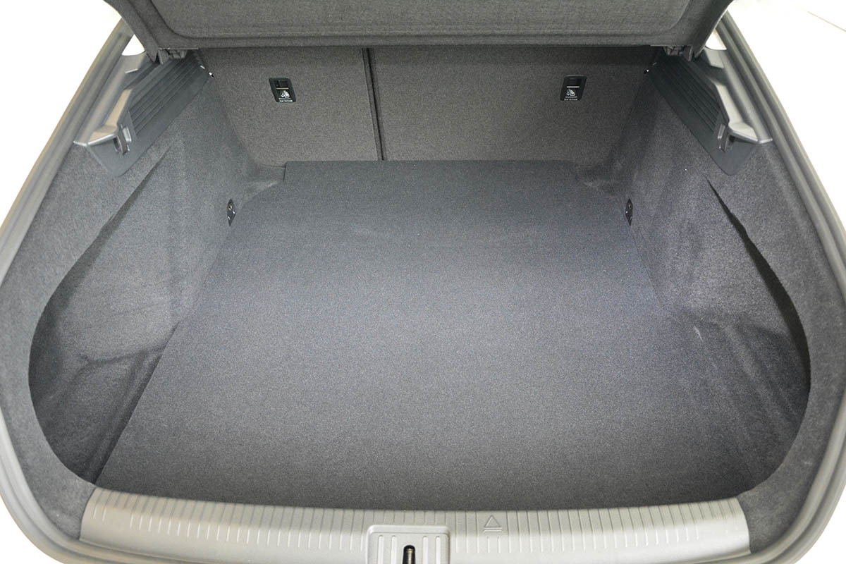 Modelinis bagažinės kilimėlis VOLKSWAGEN Arteon Liftback (2017→) paaukštintais kraštais - Image 7