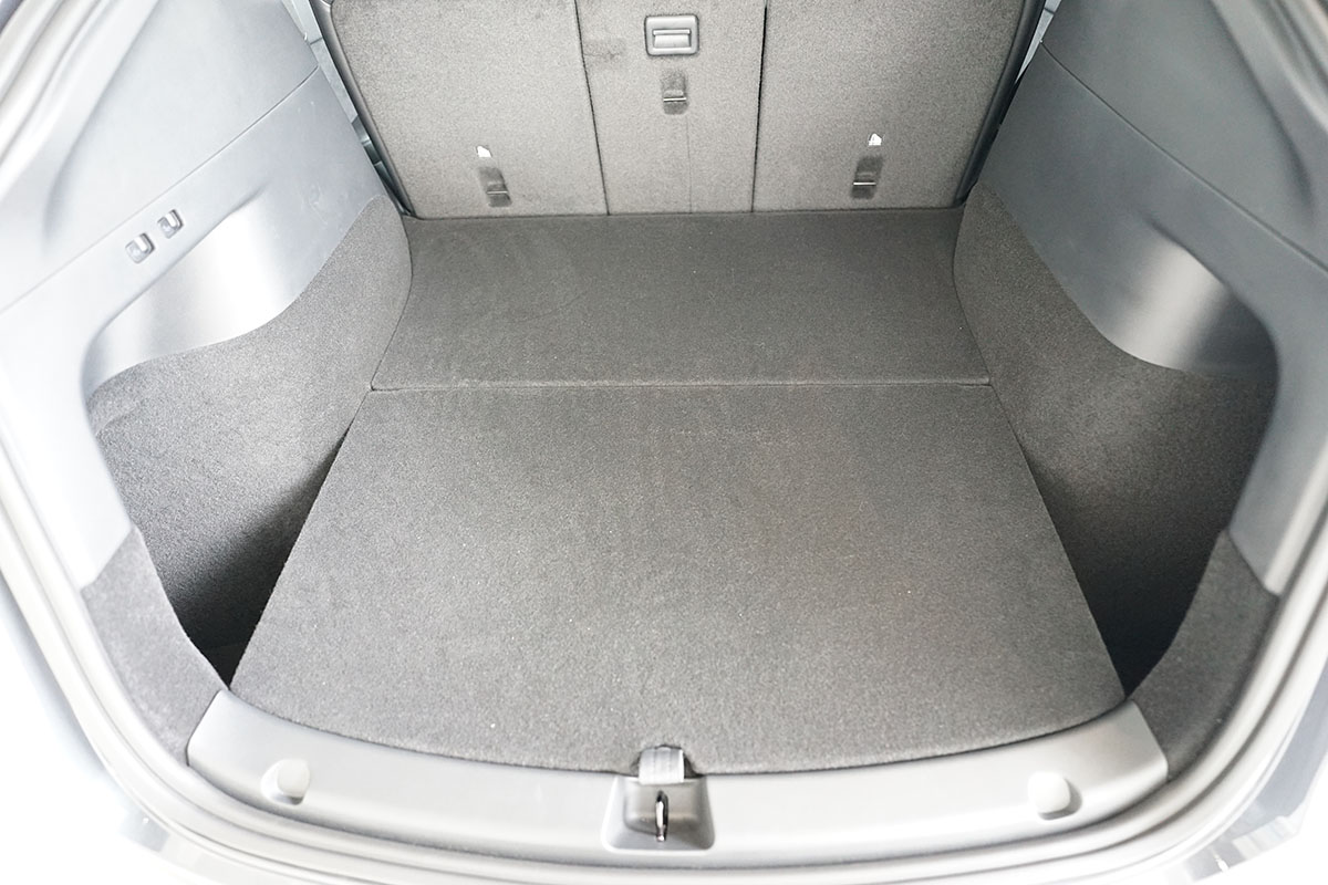 Modelinis bagažinės kilimėlis Tesla Model Y (2020➝) galinis paaukštintais kraštais - Image 6