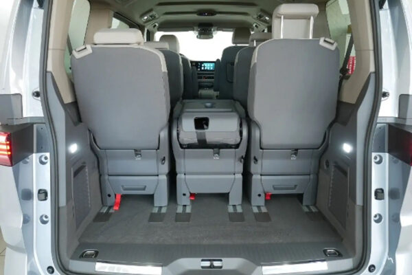 Modelinis bagažinės kilimėlis VOLKSWAGEN Multivan (T7) (2021→) (L1 Trumpa bazė) - Image 7