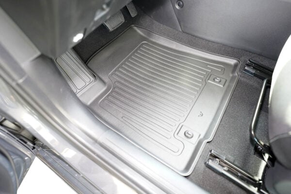 Guminiai kilimėliai Hyundai Kona electric (2023➝) su borteliais - Image 2